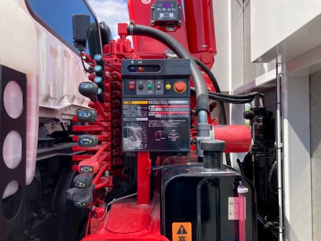 クレーンの操作レバーです。|三菱 スーパーグレート 2PG-FY70HYの写真20