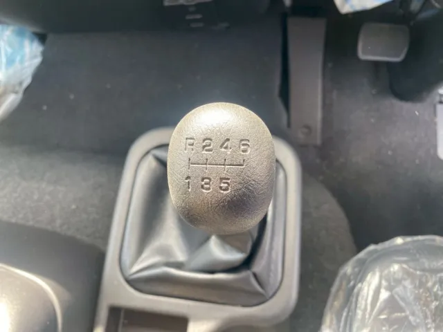 6速マニュアルです|三菱 ファイター 2KG-FK62F(2WD)の写真15