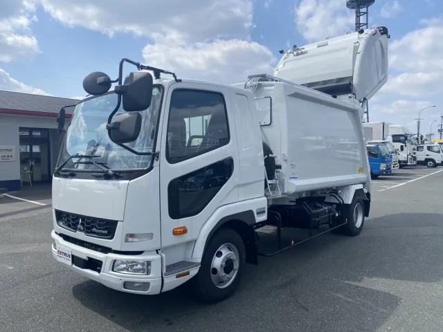 ベッド付キャブです|三菱 ファイター 2KG-FK62F(2WD)の写真1