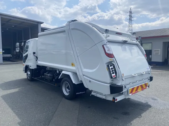 三菱 ファイター 2KG-FK62F(2WD)の写真4