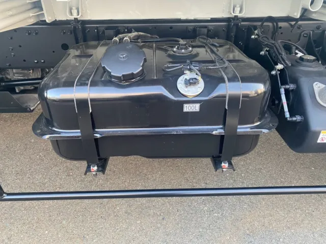 燃料タンクは100Lです|三菱 ファイター 2KG-FK62F(2WD)の写真12