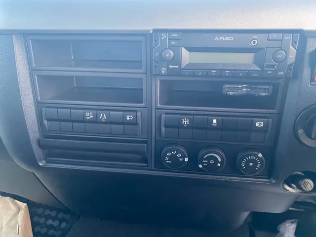インパネ廻り|三菱 ファイター 2KG-FK62F(2WD)の写真21
