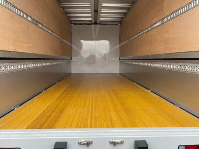 ボディー内、ラッシングは2段です|三菱 ファイター 2KG-FK65F(2WD)の写真6