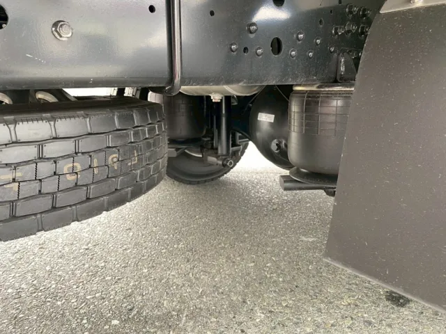 リアエアサスです|三菱 ファイター 2KG-FK65F(2WD)の写真7