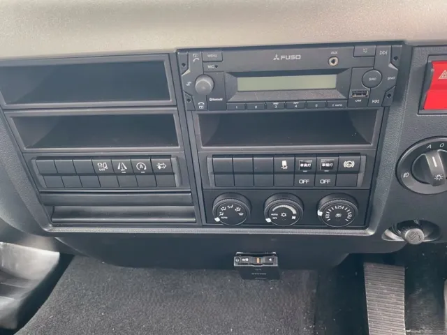 インパネ廻り|三菱 ファイター 2KG-FK65F(2WD)の写真16