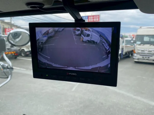 バックモニター|三菱 ファイター 2KG-FK65F(2WD)の写真17