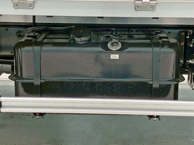 燃料タンクは200Lです。|三菱 ファイター 2KG-FK65Fの写真37