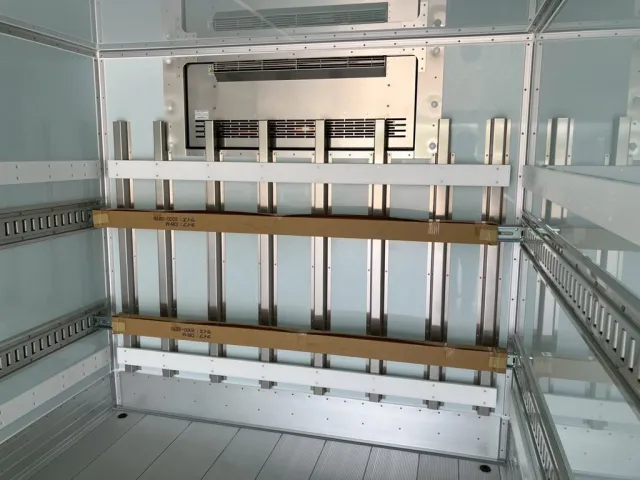 冷凍機の吹き出し口です。|日野 レンジャー 2KG-FD2ABG(2WD)の写真14