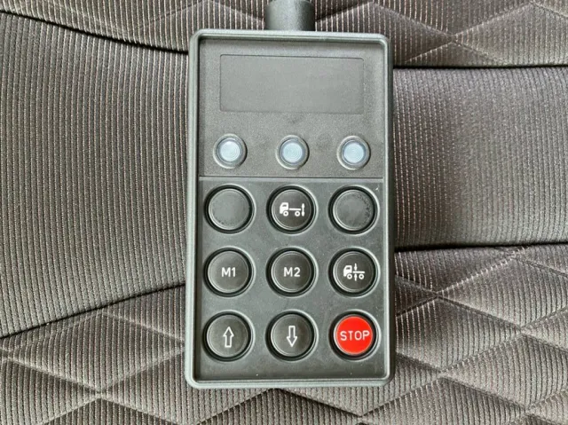 エアサスのコントローラーです。|日野 レンジャー 2KG-FD2ABG(2WD)の写真30