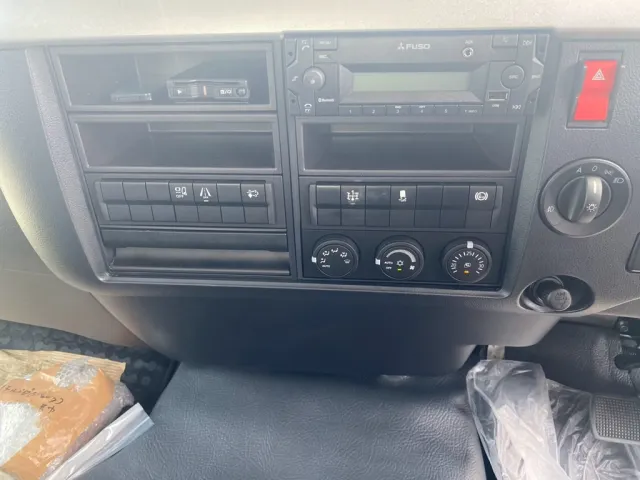 インパネ廻り|三菱 ファイター 2KG-FK72F(2WD)の写真18