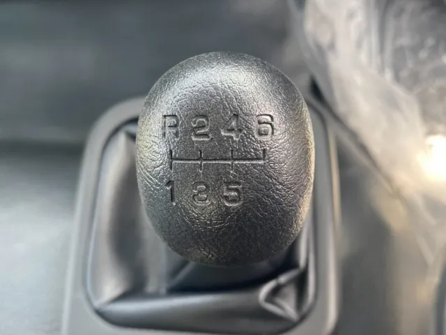 6速MTです|三菱 ファイター 2KG-FK72F(2WD)の写真20