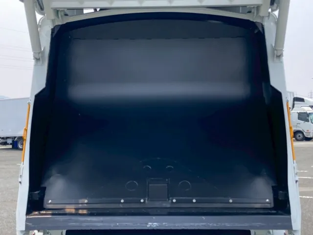 排出板の状態です。|三菱 ファイター 2KG-FK72F(2WD)の写真11