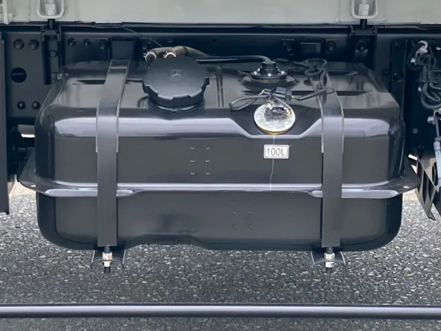 燃料タンクは100Lです。|三菱 ファイター 2KG-FK72F(2WD)の写真22