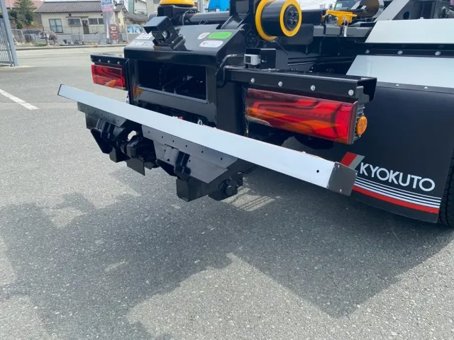 リアバンバーを上げた状態|三菱 スーパーグレート 2PG-FV80VYの写真14