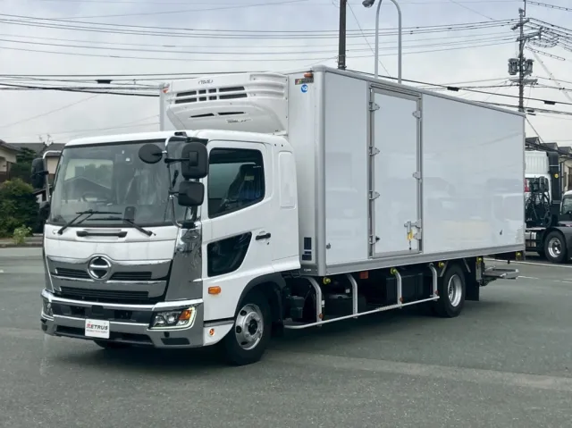 フロント周り、メッキパーツで飾っています。|日野 レンジャー 2KG-FD2ABG(2WD)の写真1