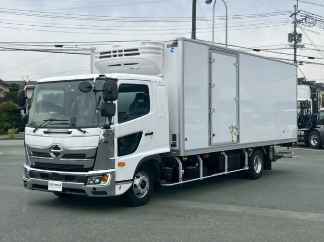 フロント周り、メッキパーツで飾っています。|日野 レンジャー 2KG-FD2ABG(2WD)の写真1