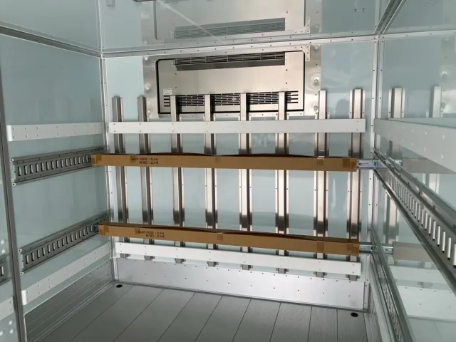 冷凍機の吹き出し口です。|日野 レンジャー 2KG-FD2ABG(2WD)の写真14