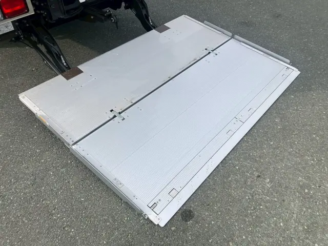 ゲートのステージの状態です。|日野 レンジャー 2KG-FD2ABG(2WD)の写真18
