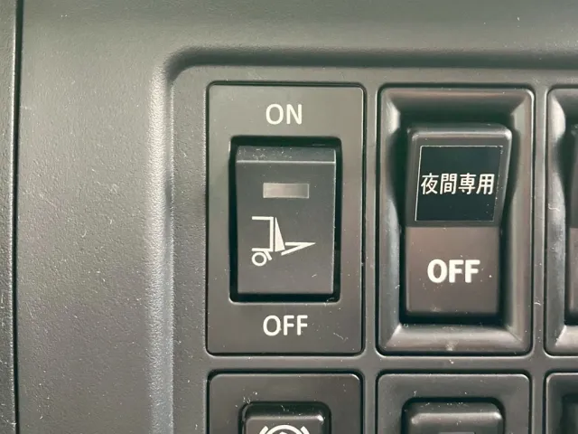 ゲートのメインスイッチです。|日野 レンジャー 2KG-FD2ABG(2WD)の写真31