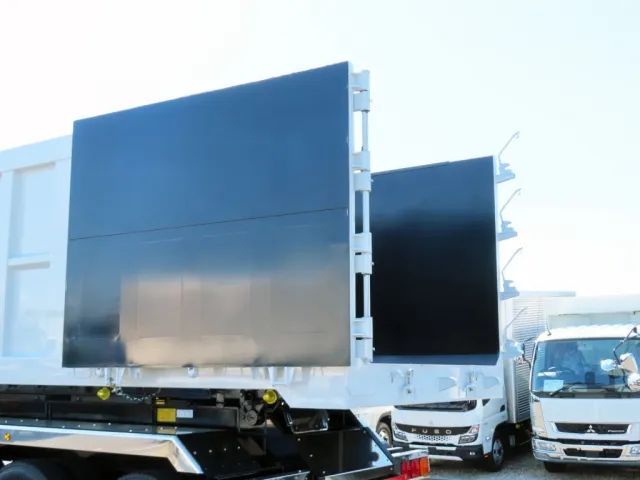 リア扉は片開式です。|コダイラ  KFL32改の写真9