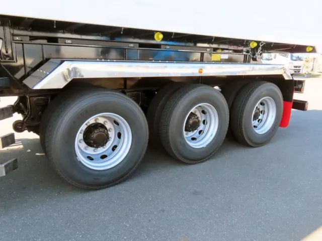 リアフェンダーはステンレス製です。|コダイラ  KFL32改の写真17