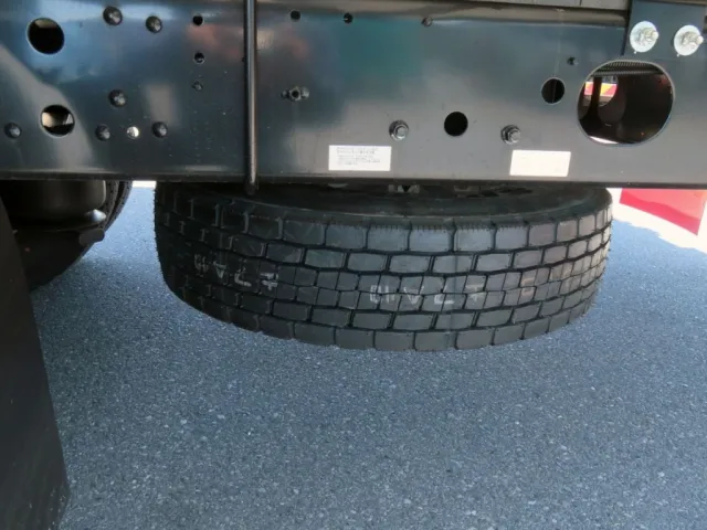 スペアタイヤ付きです。|三菱 ファイター 2KG-FK65F(2WD)の写真17