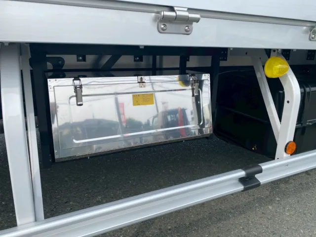 ステンレス工具箱付|三菱 ファイター 2KG-FK65F(2WD)の写真11