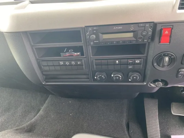 インパネ廻り|三菱 ファイター 2KG-FK65F(2WD)の写真16