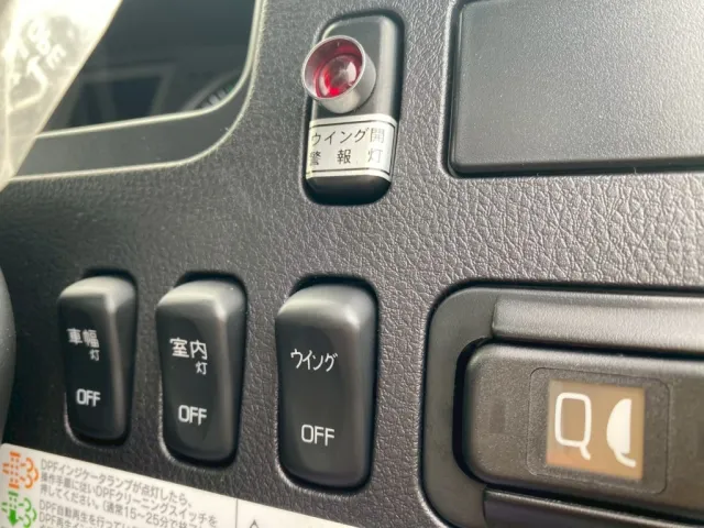 ウイングスイッチです|三菱 ファイター 2KG-FK65F(2WD)の写真19
