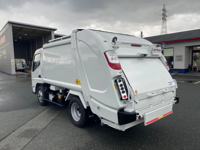 三菱 キャンター 2RG-FEAV0(2WD)の写真4