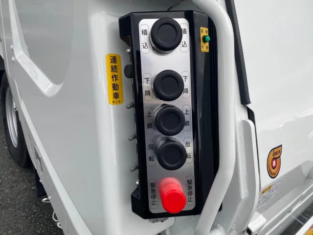 操作スイッチ|三菱 キャンター 2RG-FEAV0(2WD)の写真11