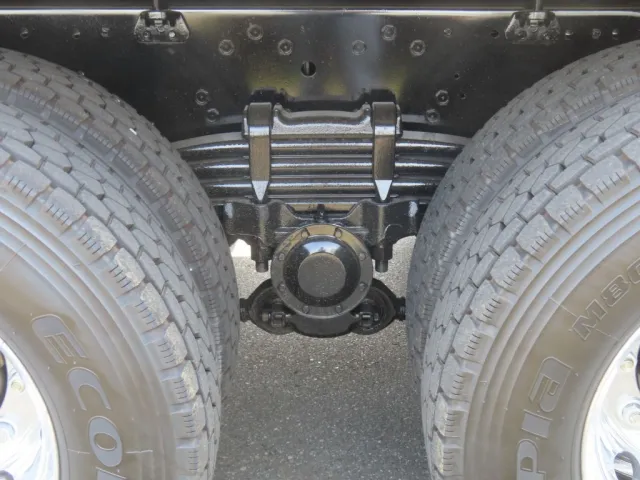 リーフサスです。|三菱 スーパーグレート 2PG-FV80VZの写真5