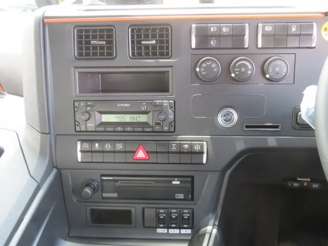 パネル周りの状態です。|三菱 スーパーグレート 2PG-FV80VZの写真17