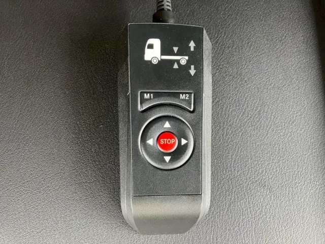 エアサスのコントローラーです。|三菱 ファイター 2KG-FK65F(2WD)の写真22