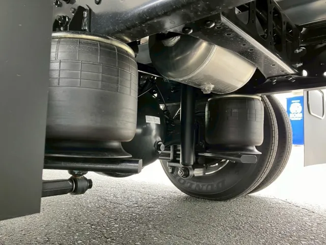 エアサスです。|三菱 ファイター 2KG-FK65F(2WD)の写真5