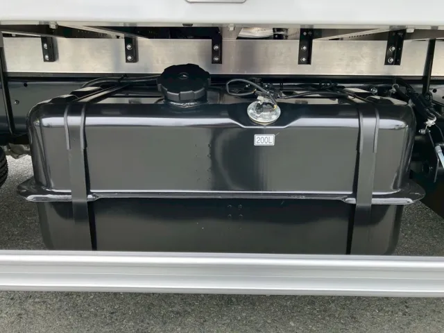 燃料タンクは200Lです。|三菱 ファイター 2KG-FK65F(2WD)の写真20