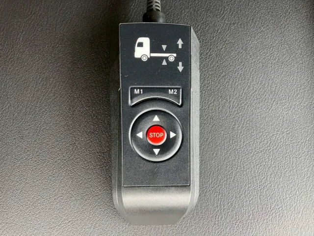 エアサスのコントローラーです。|三菱 ファイター 2KG-FK65F(2WD)の写真22