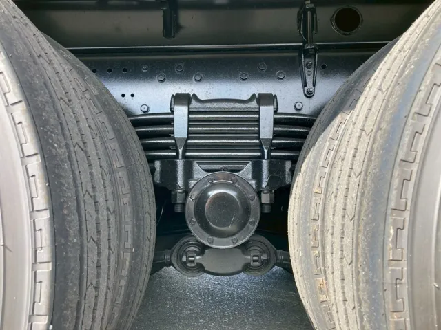 リーフサスです。|三菱 スーパーグレート 2PG-FV80VYの写真5