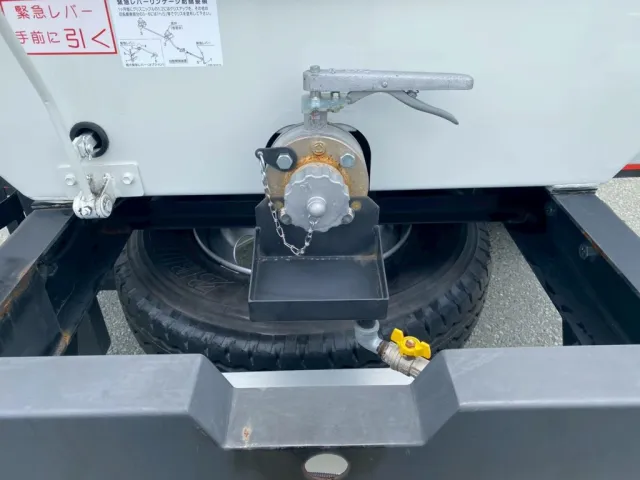 後方配管|いすゞ フォワード 2RG-FRR90S1(2WD)の写真7