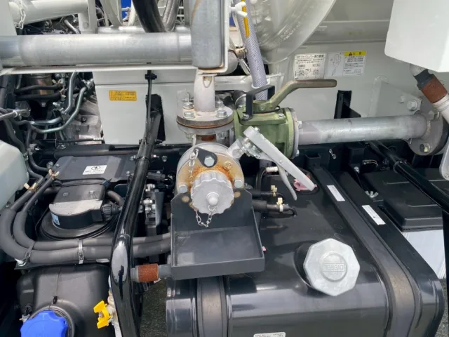 左側配管(フランジ部に置きサビがあります)|いすゞ フォワード 2RG-FRR90S1(2WD)の写真11