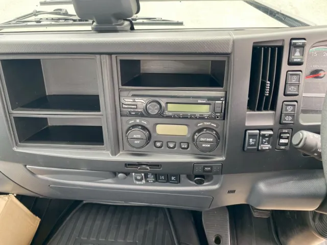 インパネ廻り|いすゞ フォワード 2RG-FRR90S1(2WD)の写真23