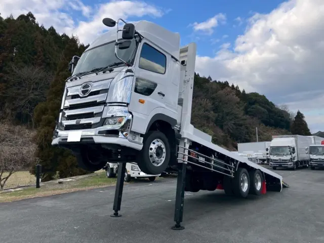 フロント周り、メッキパーツで飾っています。|日野 プロフィア 2DG-FS1AJEの写真1
