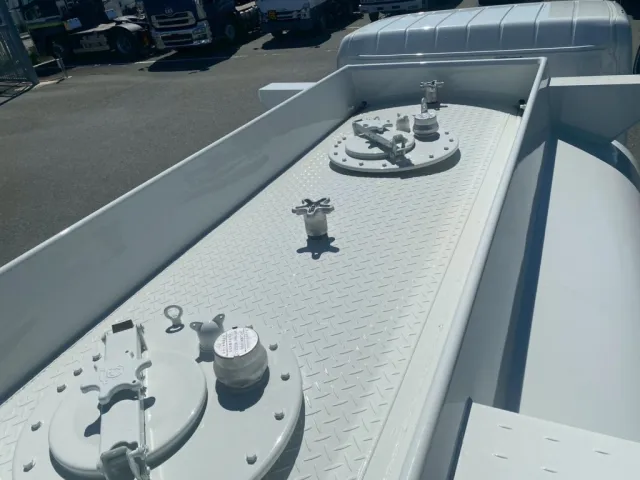 タンク上部|三菱 キャンター 2PG-FEB90(2WD)の写真14