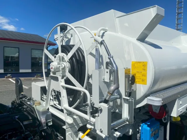 ホースリールはキャブバックに付いてます|三菱 キャンター 2PG-FEB90(2WD)の写真22