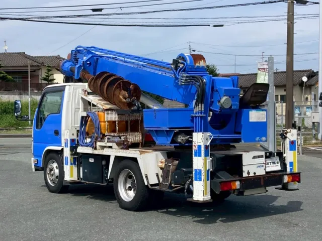 いすゞ エルフ SKG-NKR85YN(2WD)の写真3