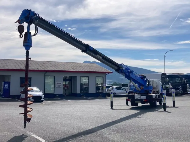 いすゞ エルフ SKG-NKR85YN(2WD)の写真4