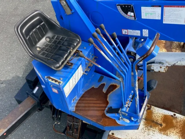 操作レバー周辺の状態です|いすゞ エルフ SKG-NKR85YN(2WD)の写真14