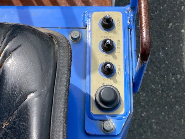 スイッチ類|いすゞ エルフ SKG-NKR85YN(2WD)の写真16