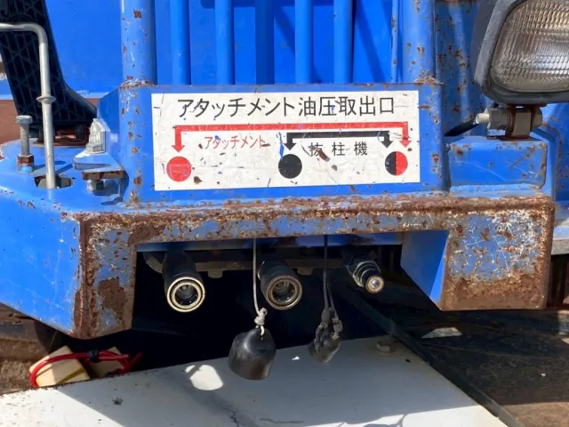 油圧取り出し口|いすゞ エルフ SKG-NKR85YN(2WD)の写真18