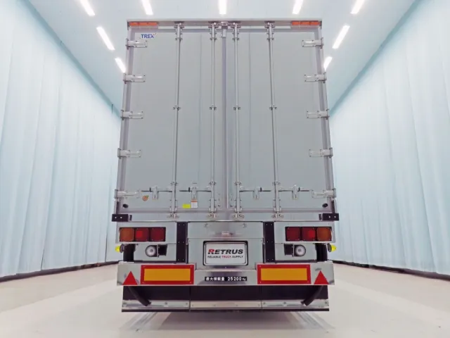 リヤドア・蝶番・ハンマーロック・キャッチは ステンレス製です。|トレクス  VFR345の写真8